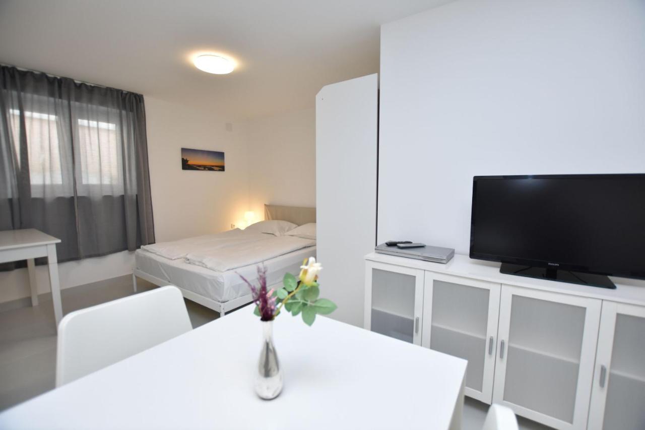 Apartments Leonardo Primošten Dış mekan fotoğraf